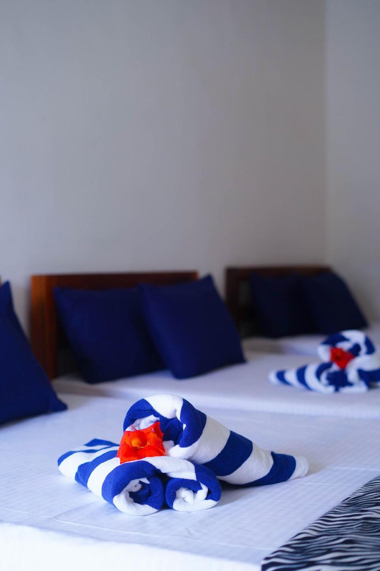 Ceylon Happy Laugh - Ella Hostel Bagian luar foto