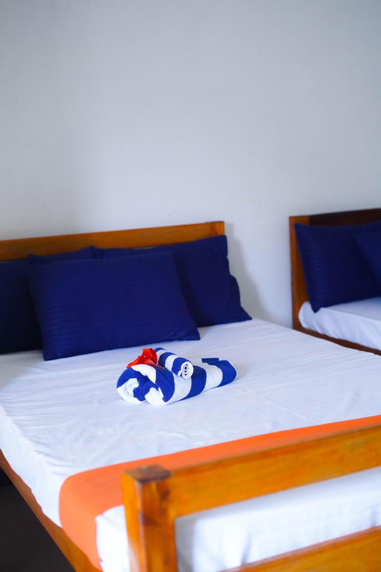 Ceylon Happy Laugh - Ella Hostel Bagian luar foto
